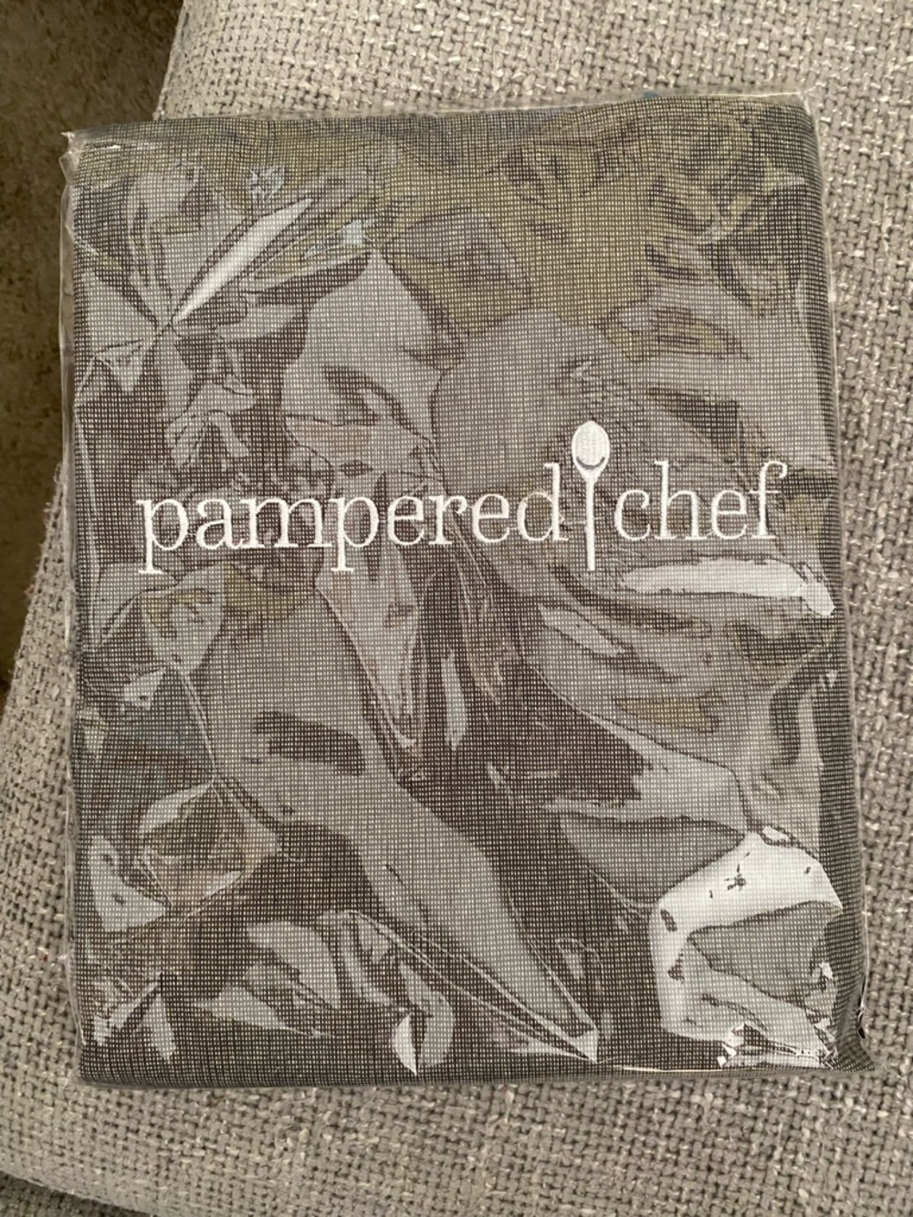 Pampered Chef Apron - Picture 2 of 2